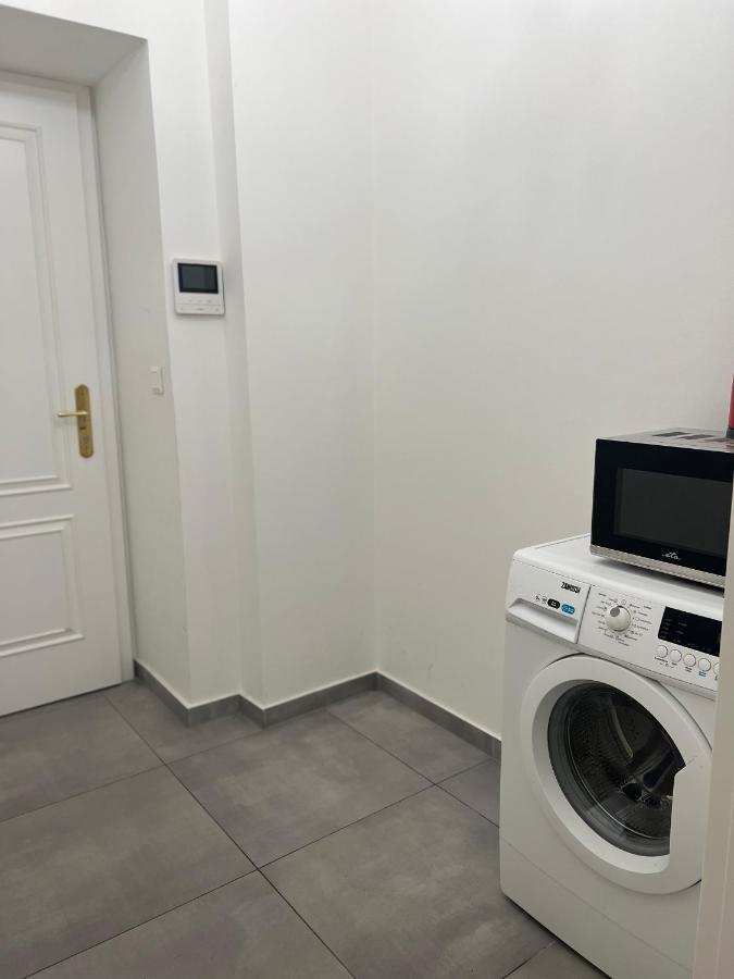 Angeloroma Deluxe Apartment Прага Екстер'єр фото