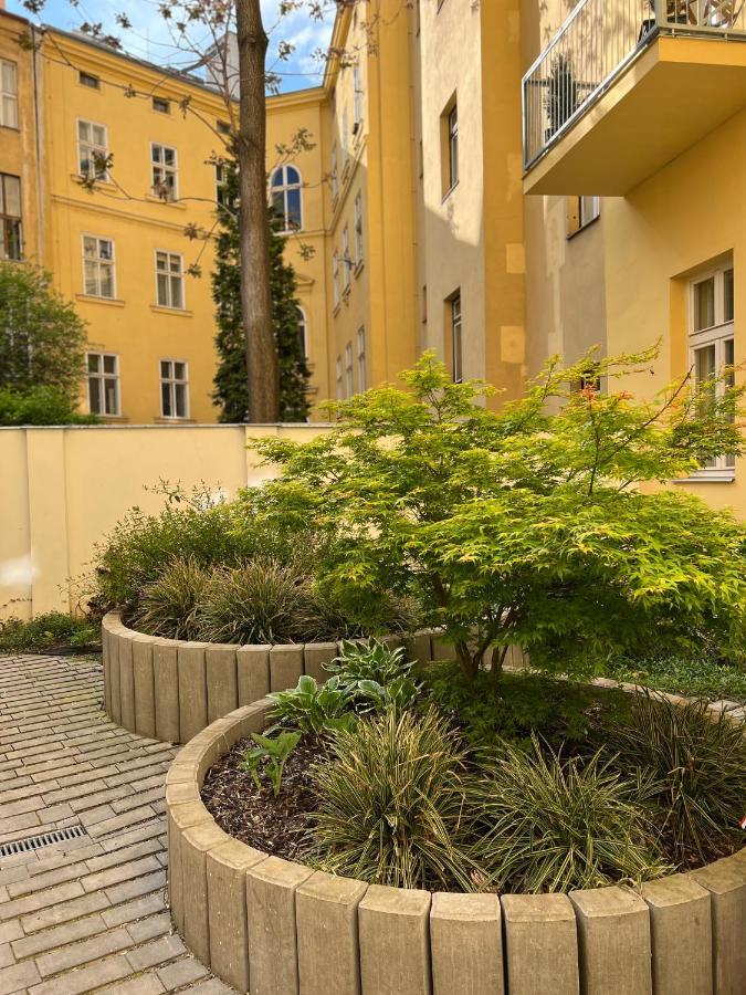Angeloroma Deluxe Apartment Прага Екстер'єр фото